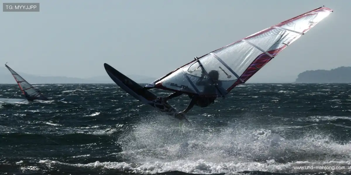 🌟明星解说同频热聊，为你解读每一个制胜细节！🎤🔥
